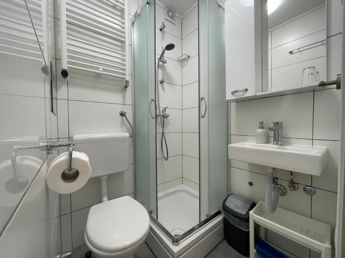 M-Blok Hotel Zagreb Bagian luar foto