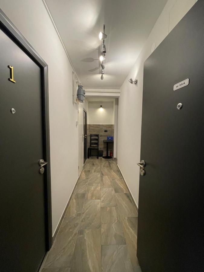 M-Blok Hotel Zagreb Bagian luar foto