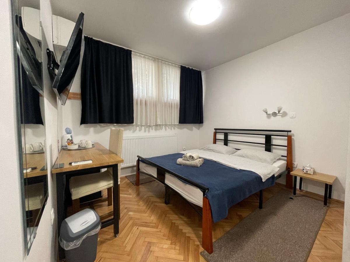 M-Blok Hotel Zagreb Bagian luar foto