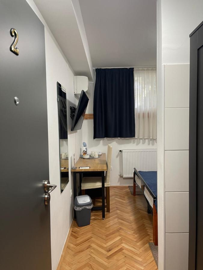 M-Blok Hotel Zagreb Bagian luar foto