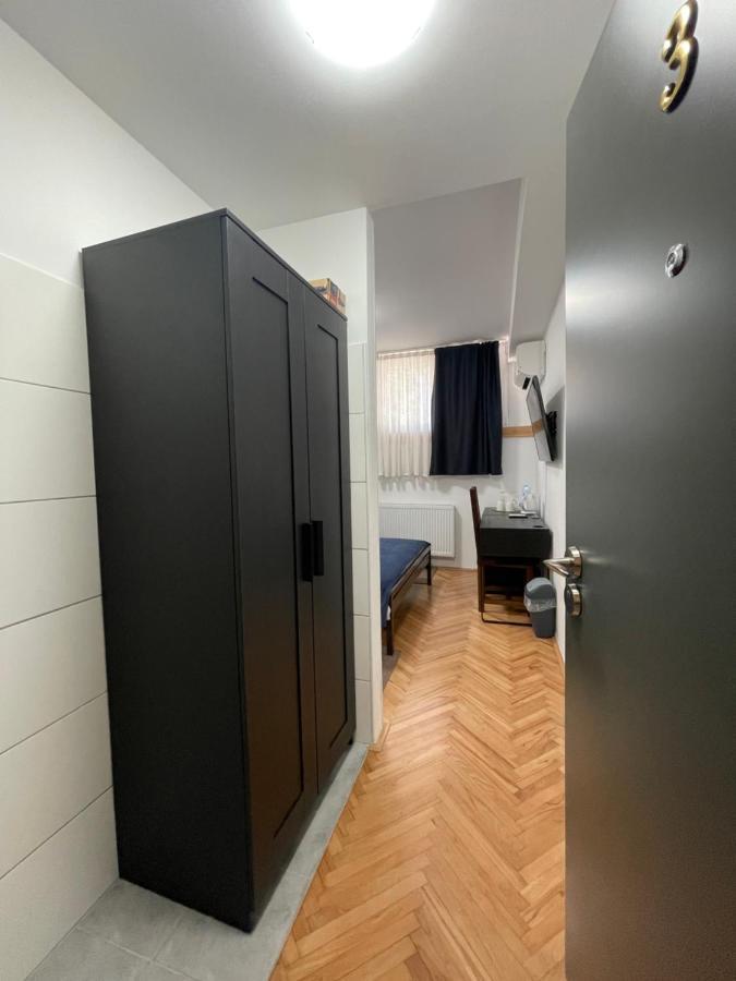 M-Blok Hotel Zagreb Bagian luar foto