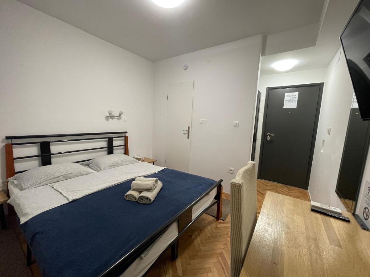 M-Blok Hotel Zagreb Bagian luar foto