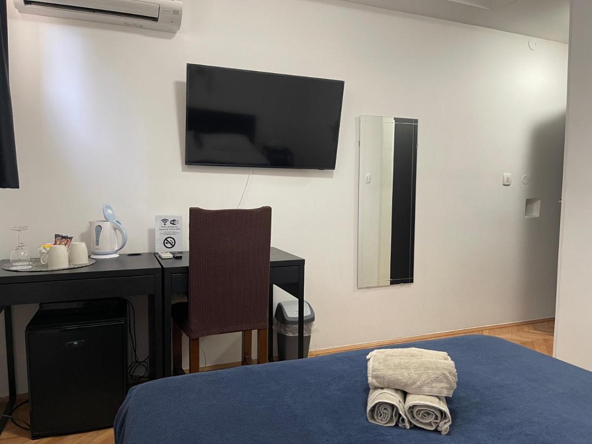 M-Blok Hotel Zagreb Bagian luar foto
