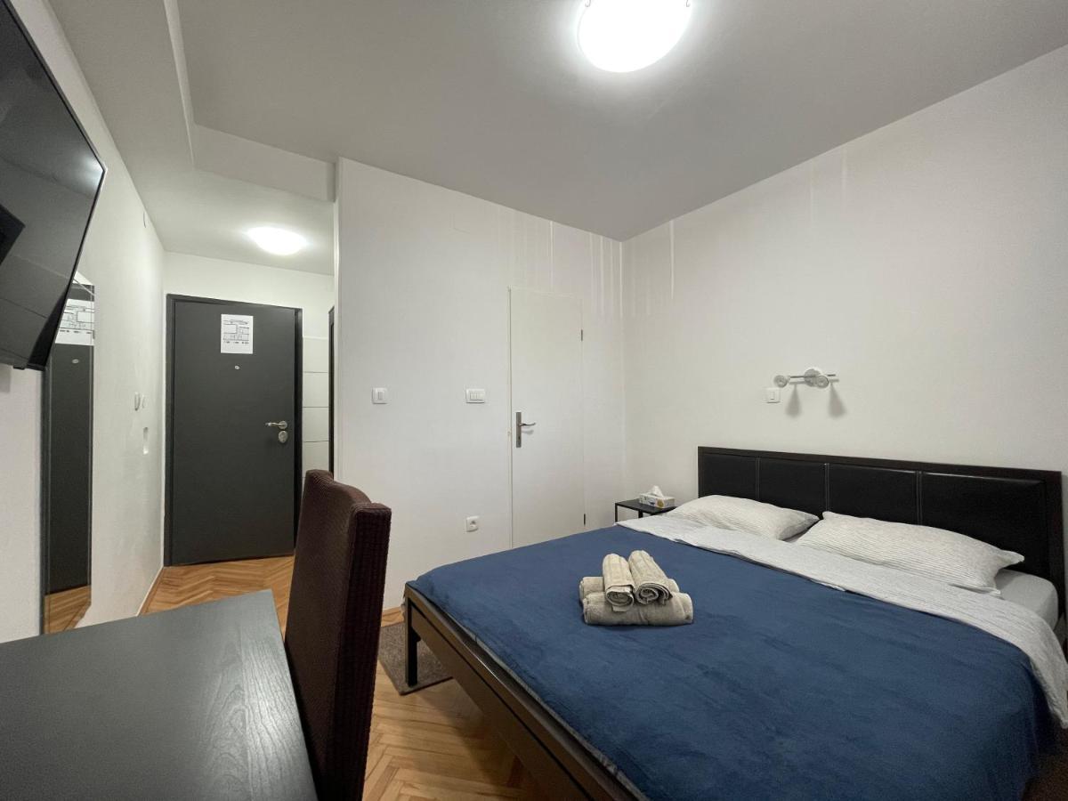M-Blok Hotel Zagreb Bagian luar foto
