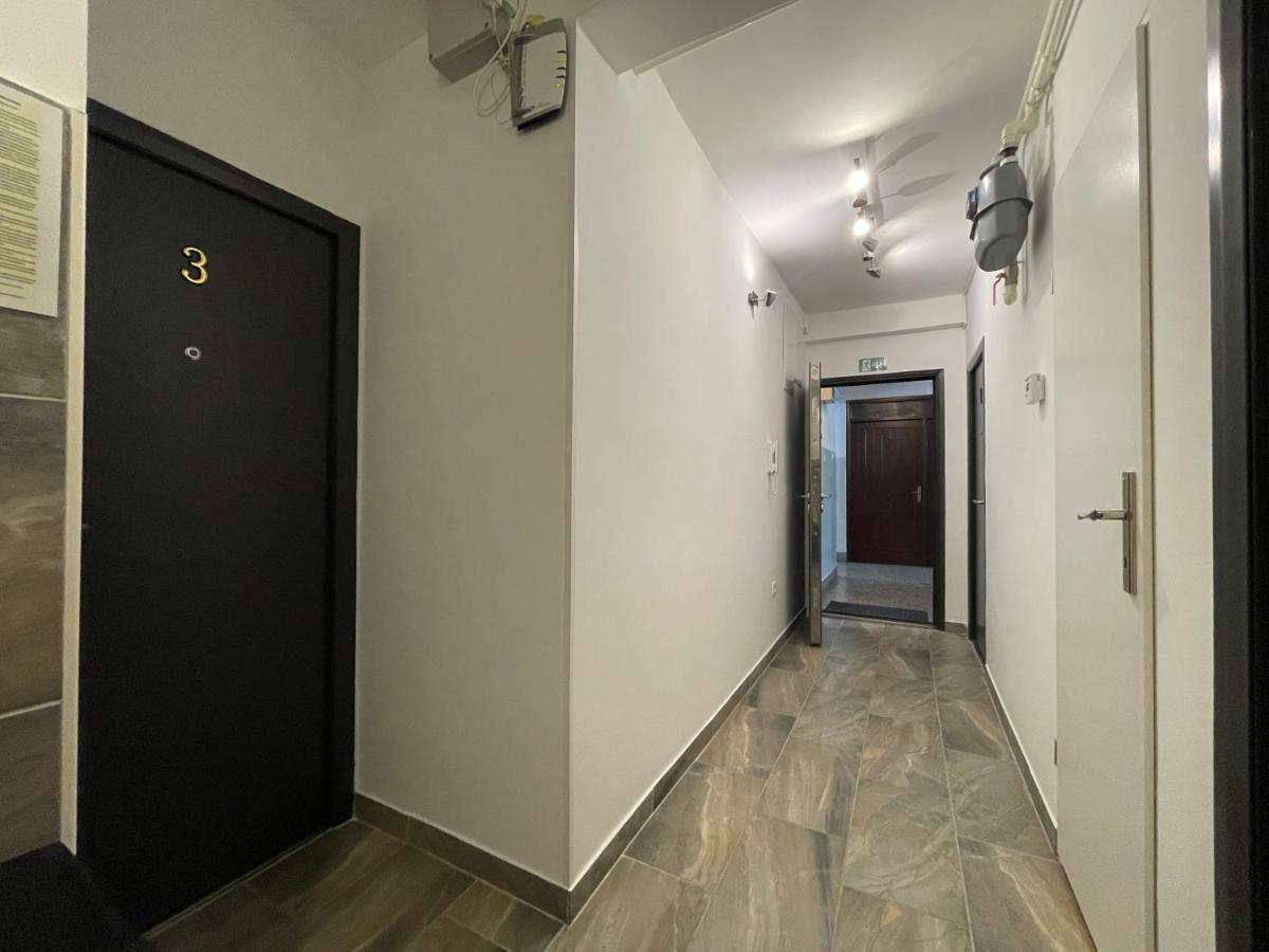M-Blok Hotel Zagreb Bagian luar foto