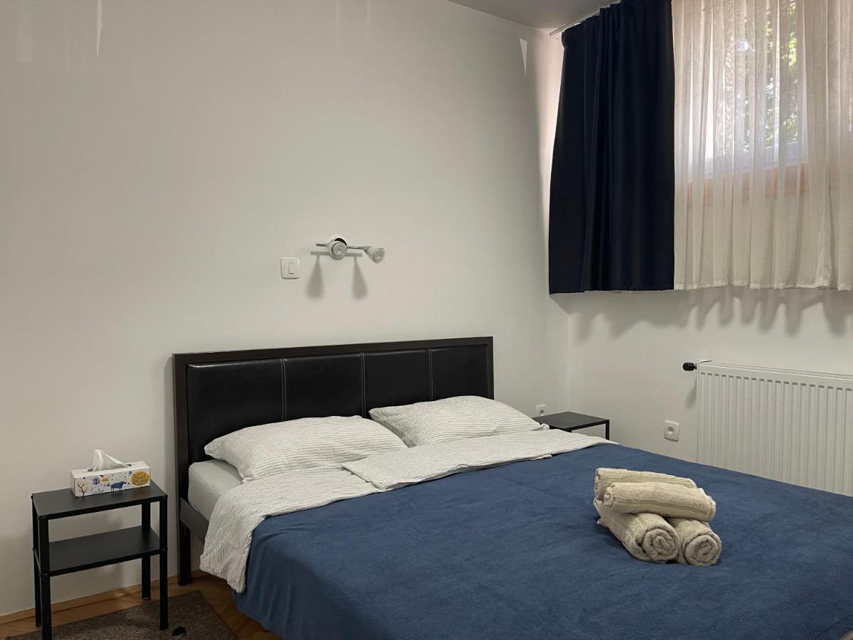 M-Blok Hotel Zagreb Bagian luar foto