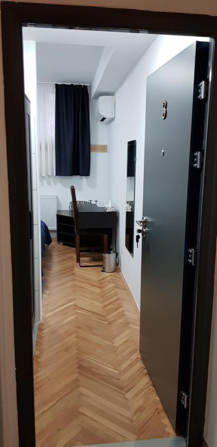 M-Blok Hotel Zagreb Bagian luar foto