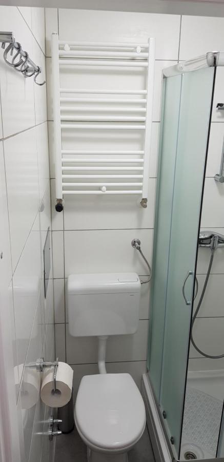 M-Blok Hotel Zagreb Bagian luar foto